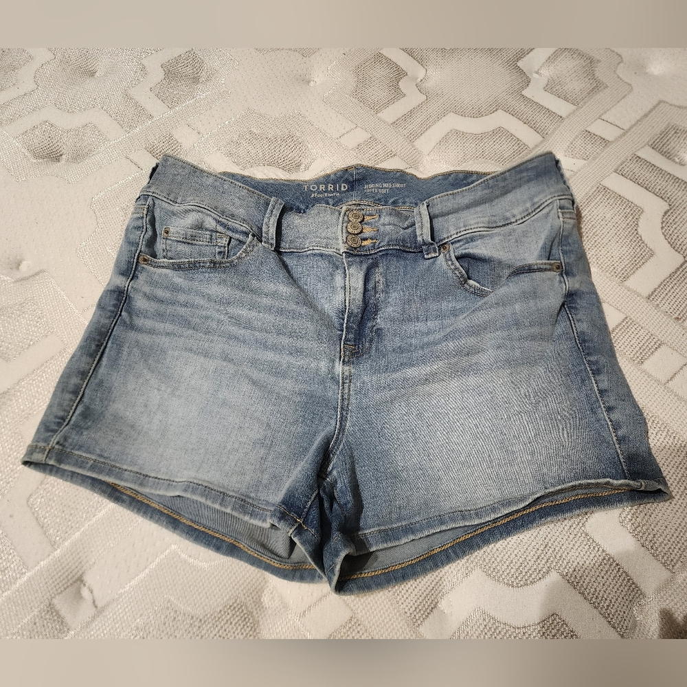 Torrid Super Soft Jean Shorts size 16